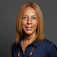 Official portrait of Helen Grant