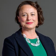 Official portrait of Catherine McKinnell