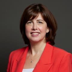 Official portrait of Lucy Powell