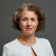 Official portrait of Sarah Champion