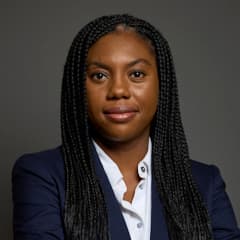 Official portrait of Mrs Kemi Badenoch