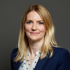 Official portrait of Julia Lopez