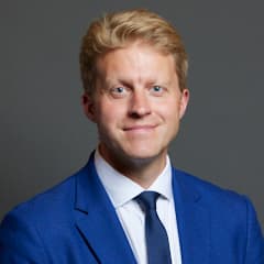Official portrait of Dr Ben Spencer