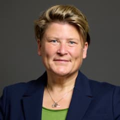 Official portrait of Sarah Dyke