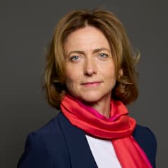Official portrait of Pam Cox