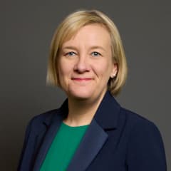 Official portrait of Lisa Smart
