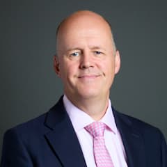 Official portrait of Sir Ashley Fox