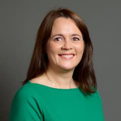 Official portrait of Linsey Farnsworth