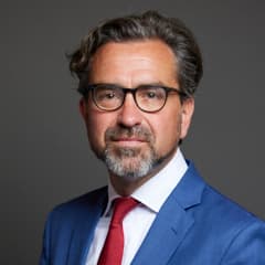 Official portrait of Alan Gemmell