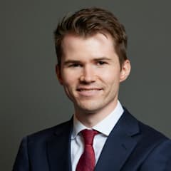 Official portrait of Gordon McKee