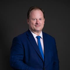Official portrait of Peter Fortune