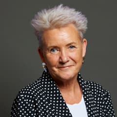 Official portrait of Lorraine Beavers