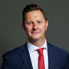 Official portrait of Lee Pitcher