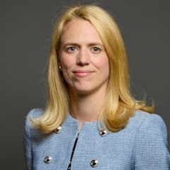 Official portrait of Louise Sandher-Jones