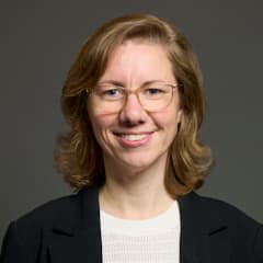Official portrait of Dr Lauren Sullivan