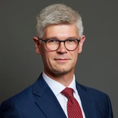 Official portrait of Dr Al Pinkerton