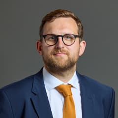 Official portrait of Freddie van Mierlo