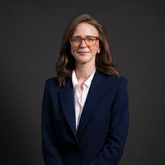 Official portrait of Lauren Edwards
