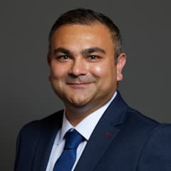 Official portrait of Mr Peter Bedford