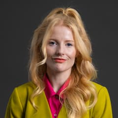 Official portrait of Hannah Spencer
