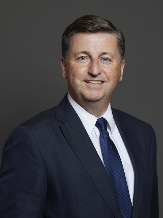 Official portrait of Douglas Alexander